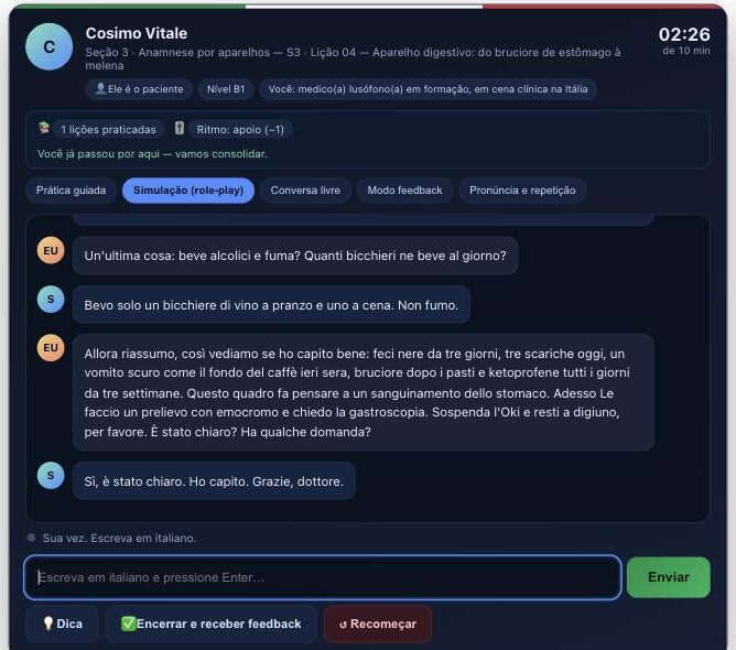 Encerramento da consulta em italiano: o médico resume o caso ao paciente simulado e explica a conduta